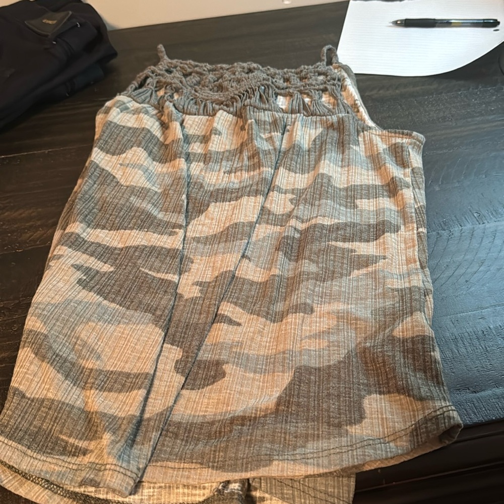 A camo tank